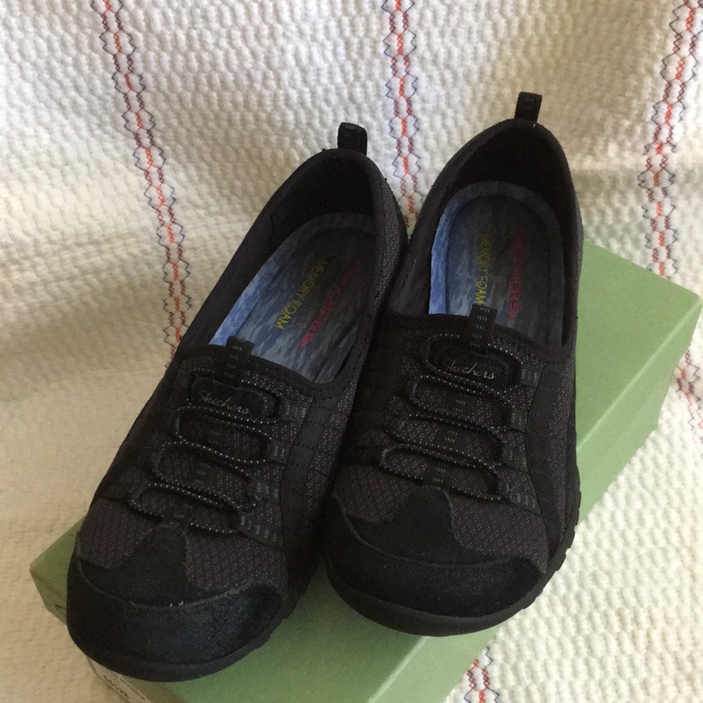 Skechers relaxed Fit memory foam size 7